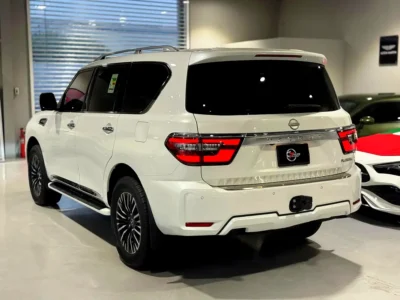 2024 Nissan Patrol SE Platinum 6 Cylinders petrol Engine White Red SUV GCC Specs Full Option