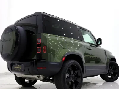 2026 Land Rover Defender 90 SE P30 4 Cylinders Engine Green Tan SUV Luxury Off-Roader