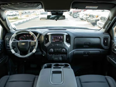 2025 Chevrolet Silverado 5.3 Liters EcoTec3 V8 Petrol Engine White Black Pickup Truck GCC