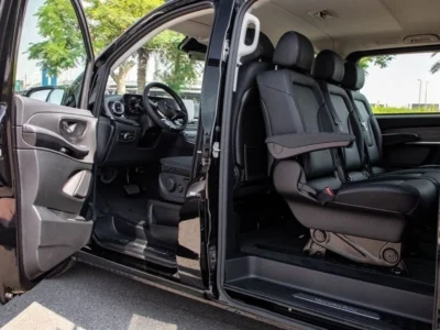 2026 Mercedes-Benz V300 Avantgarde+ Extra Long 2.0L Turbocharged 4-Cylinder Black Van