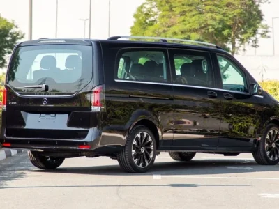 2026 Mercedes-Benz V300 Avantgarde+ Extra Long 2.0L Turbocharged 4-Cylinder Black Van