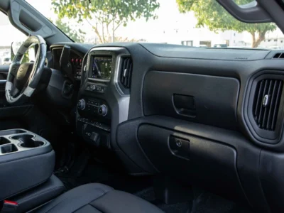 2025 Chevrolet Silverado 5.3 Liters EcoTec3 V8 Petrol Engine White Black Pickup Truck GCC
