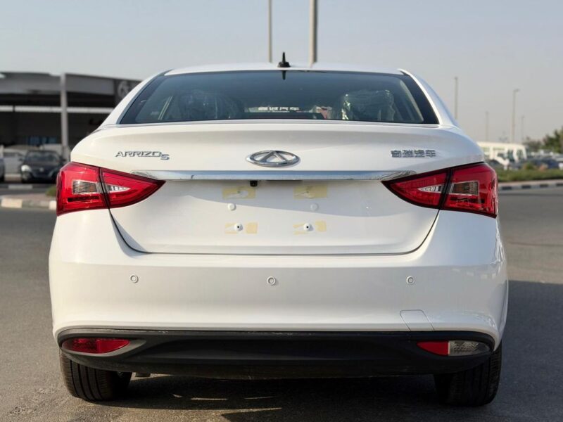 2025 Chery Arrizo 5 Comfort 1.5 Litres 4 Cylinders Petrol Engine White Black Sedan Chinese Specs