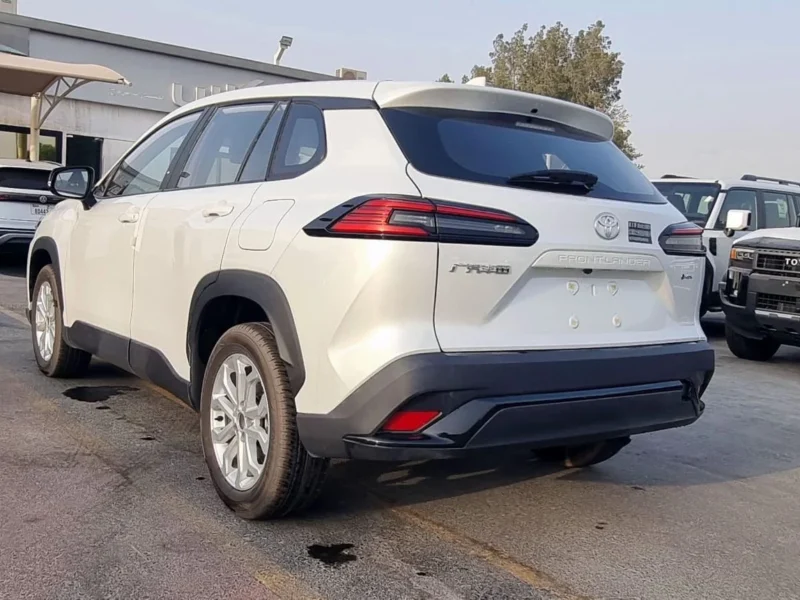 2026 TOYOTA FRONTLANDER Luxury 2.0L 4 Cylinders Hybrid Engine White Black SUV Chinese Specs