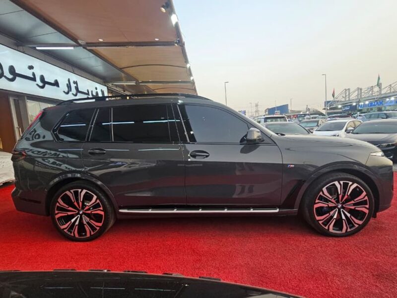 2024 BMW X7 xDrive40i M Sport 3.0 Litres 6 Cylinders Petrol Engine Grey Tan SUV GCC Specs