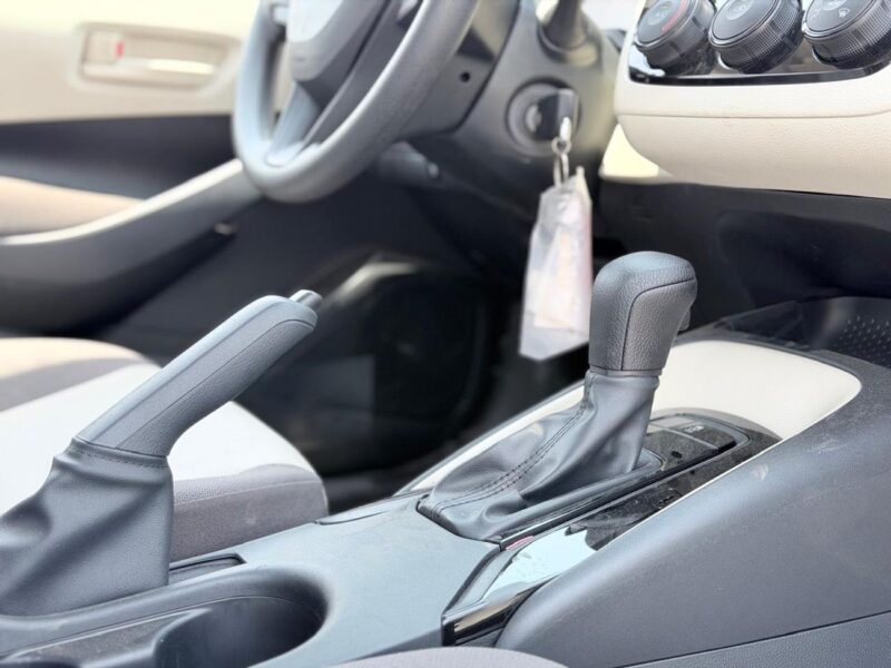 2025 Toyota Corolla XLI 1.6 Litres 4 Cylinders petrol Engine White Grey Sedan Chinese Specs