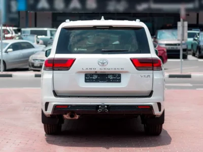 2026 TOYOTA LAND CRUISER VXR 4.0 Litres V6 Petrol Engine White Black SUV GCC Specs Automatic