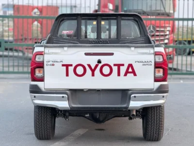 2026 Toyota Hilux GLX 2.7 Litres 4 Cylinders Petrol Engine White Red Pickup Truck GCC Specs
