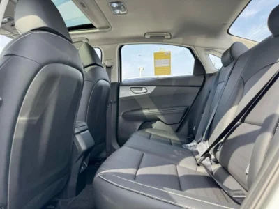 2026 Kia K3 LX STD 1.5 Litres 4 Cylinders Petrol Engine White Black Sedan Chinese Specs