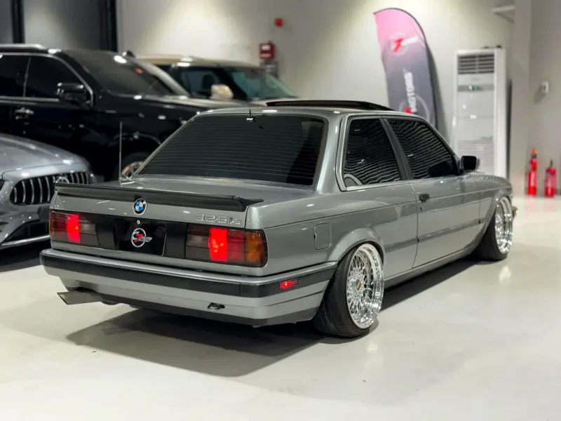 1989 BMW 3-Series 325i 6 Cylinder Engine Grey Black Sedan US Specs Classic Collection