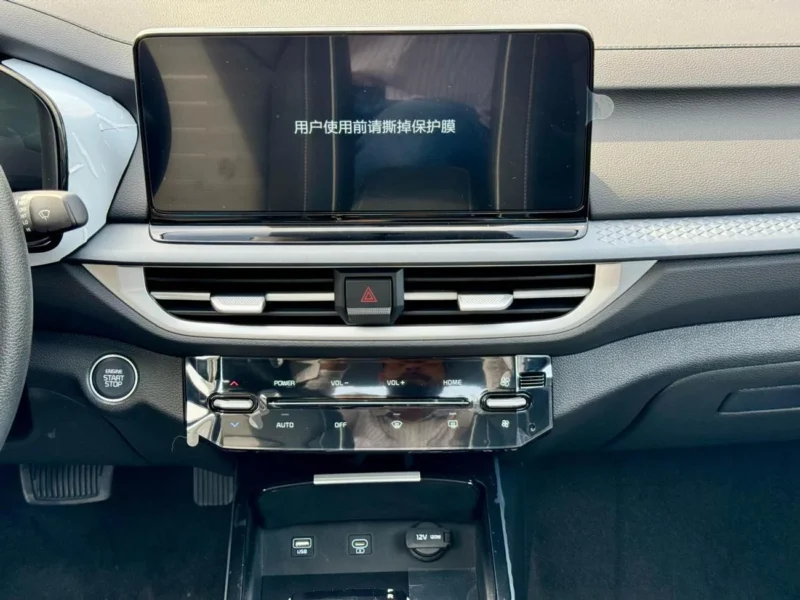 2026 Kia K3 LX STD 1.5 Litres 4 Cylinders Petrol Engine White Black Sedan Chinese Specs