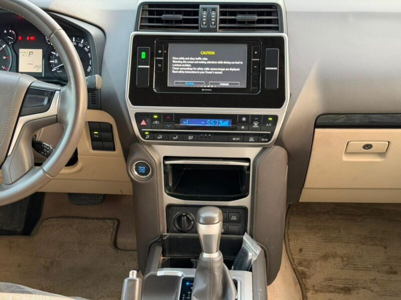 2023 Toyota Prado TX-L 4.0 Litres V6 Petrol Engine White Beige SUV GCC Specs Automatic