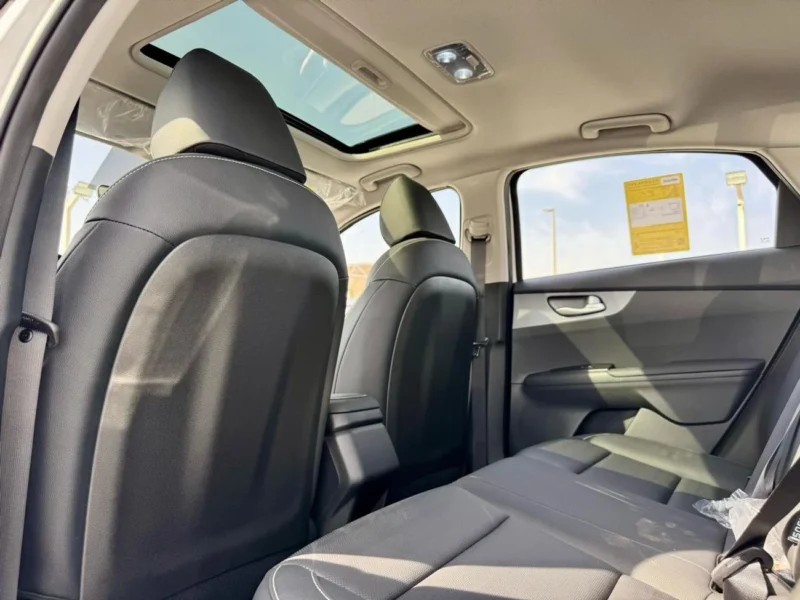 2026 Kia K3 LX STD 1.5 Litres 4 Cylinders Petrol Engine White Black Sedan Chinese Specs
