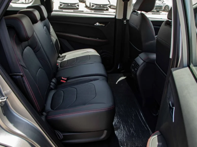 2025 Chevrolet Captiva Premier 1.5L Turbocharged 4-Cylinder Petrol Grey Black SUV Automatic