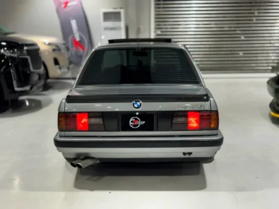 1989 BMW 3-Series 325i 6 Cylinder Engine Grey Black Sedan US Specs Classic Collection