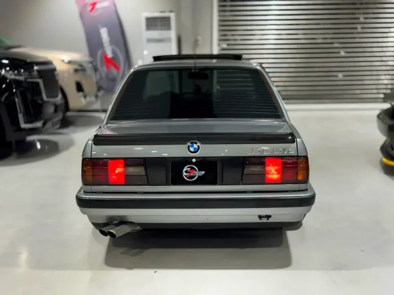 1989 BMW 3-Series 325i 6 Cylinder Engine Grey Black Sedan US Specs Classic Collection
