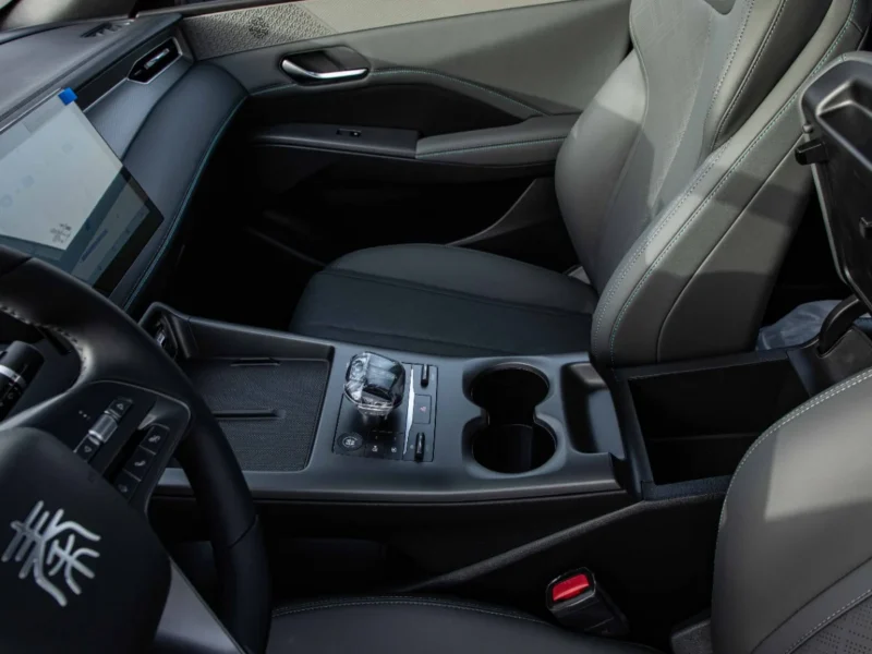 2025 BYD QIN PLUS DM-i 55KM LUXURY EDITION 1.5L 4 Cylinder Hybrid DM‑i White Grey Sedan