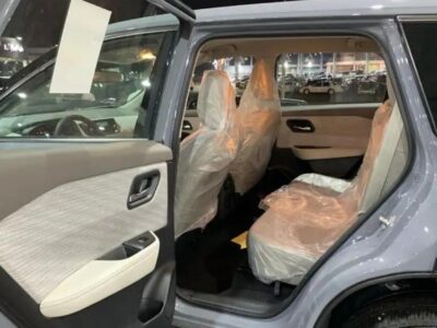 2026 Nissan X-Trail 2.5L Naturally Aspirated 4 Cylinders Petrol Engine Grey Beige SUV GCC