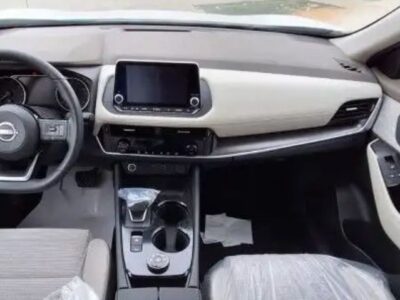 2026 Nissan X-Trail 2.5L Naturally Aspirated 4 Cylinders Petrol Engine Grey Beige SUV GCC