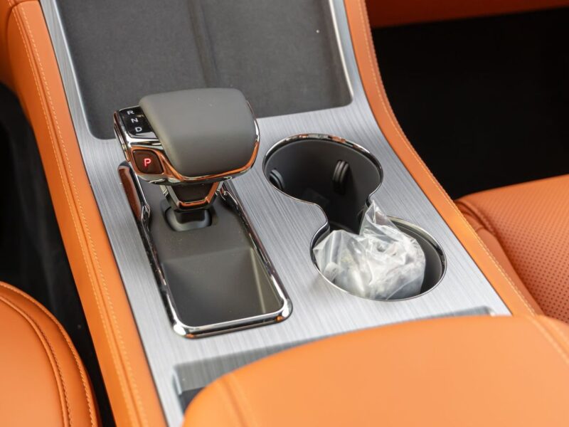 2026 ROX 01 STD 1.5 Litres 4 Cylinders Hybrid Black Orange SUV Chinese Specs Fully Loaded