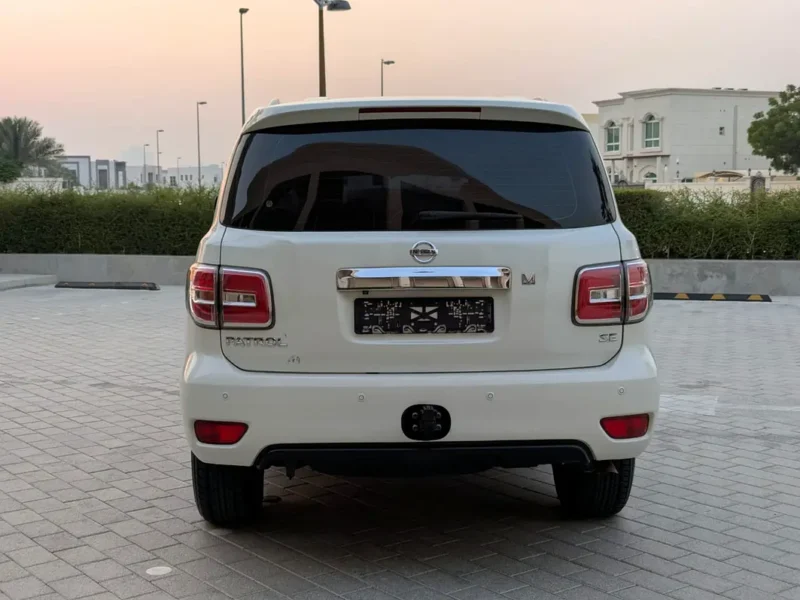 2019 Nissan Patrol SE 4.0L 6 Cylinders Petrol Engine White Beige SUV GCC Spec Excellent Condition