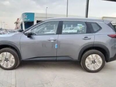 2026 Nissan X-Trail 2.5L Naturally Aspirated 4 Cylinders Petrol Engine Grey Beige SUV GCC