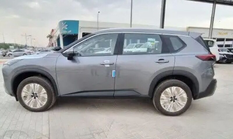 2026 Nissan X-Trail 2.5L Naturally Aspirated 4 Cylinders Petrol Engine Grey Beige SUV GCC