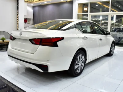 2020 Nissan Altima S 4 Cylinders Petrol Engine White Beige Sedan GCC Specs Automatic