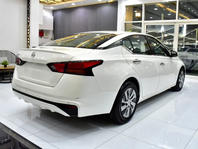 2020 Nissan Altima S 4 Cylinders Petrol Engine White Beige Sedan GCC Specs Automatic