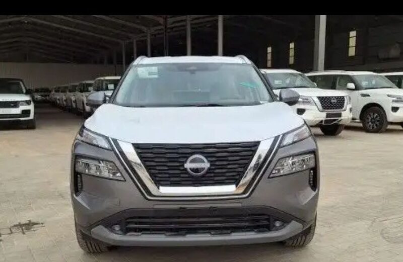 2026 Nissan X-Trail 2.5L Naturally Aspirated 4 Cylinders Petrol Engine Grey Beige SUV GCC