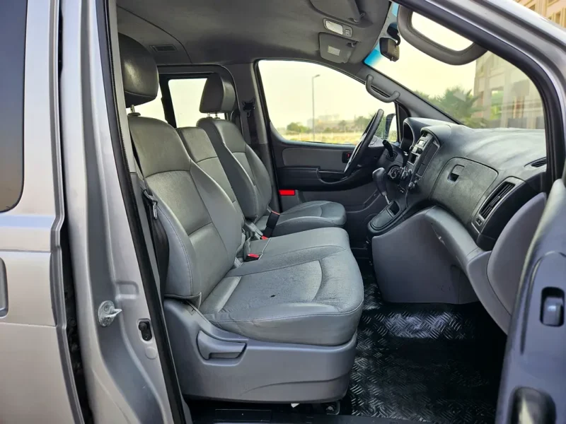 2015 Hyundai Grand Starex GLS 4 Cylinders diesel Engine Grey Van Korean Specs Automatic