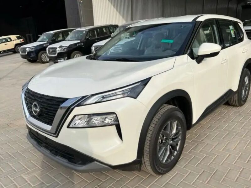 2026 Nissan X-Trail 2.5L Naturally Aspirated 4 Cylinders Petrol Engine White Beige SUV GCC