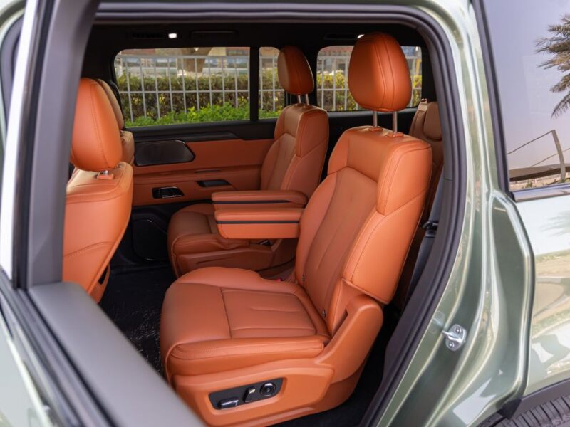 2026 ROX 01 STD 1.5 Litres 4 Cylinders Hybrid Green Orange SUV Chinese Specs Fully Loaded