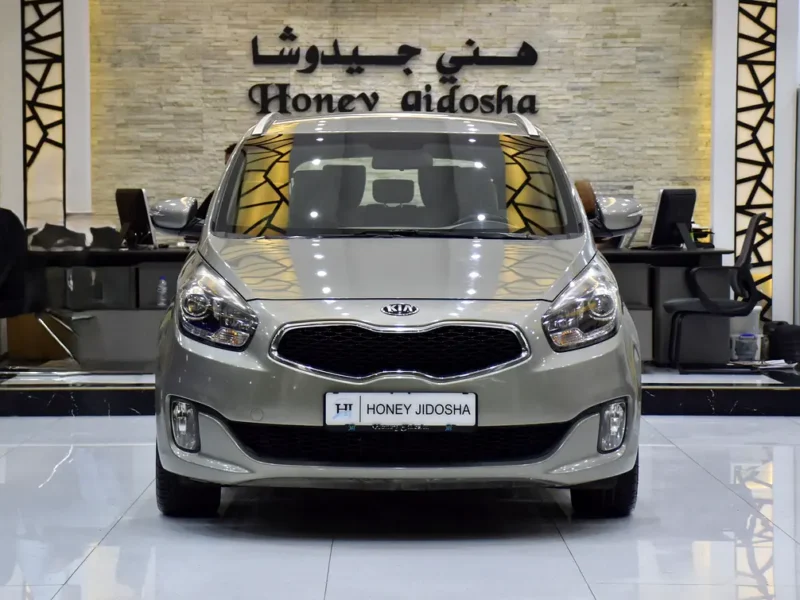 2017 Kia Carens EX 4 Cylinders Petrol Engine Beige Crossover GCC Specs Automatic
