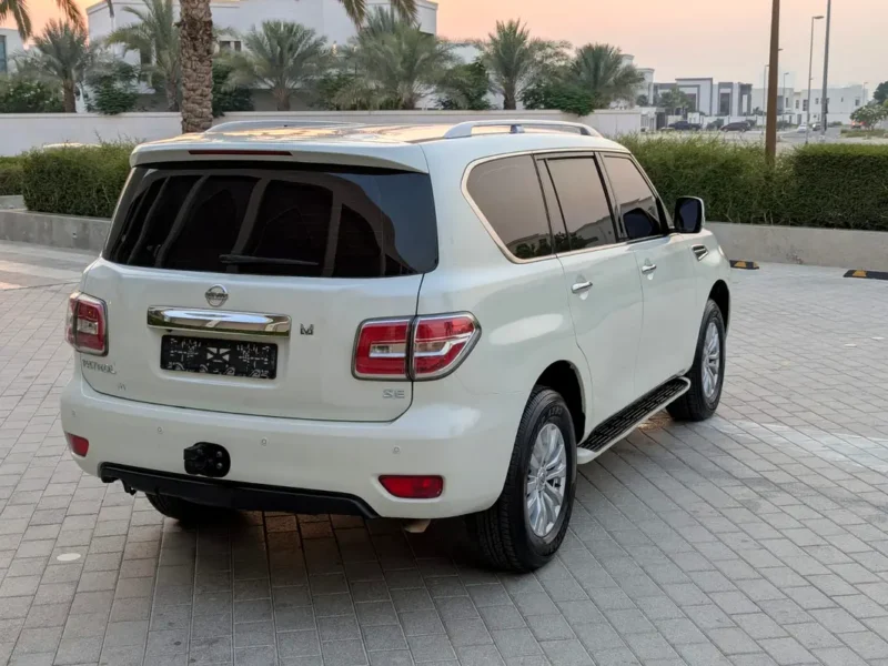2019 Nissan Patrol SE 4.0L 6 Cylinders Petrol Engine White Beige SUV GCC Spec Excellent Condition