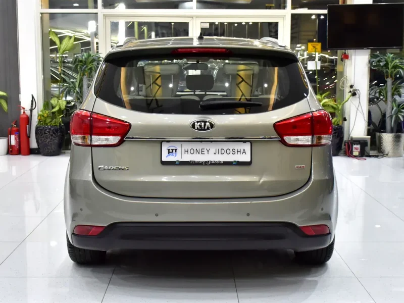2017 Kia Carens EX 4 Cylinders Petrol Engine Beige Crossover GCC Specs Automatic