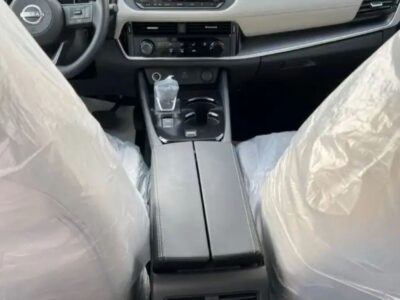 2026 Nissan X-Trail 2.5L Naturally Aspirated 4 Cylinders Petrol Engine White Beige SUV GCC
