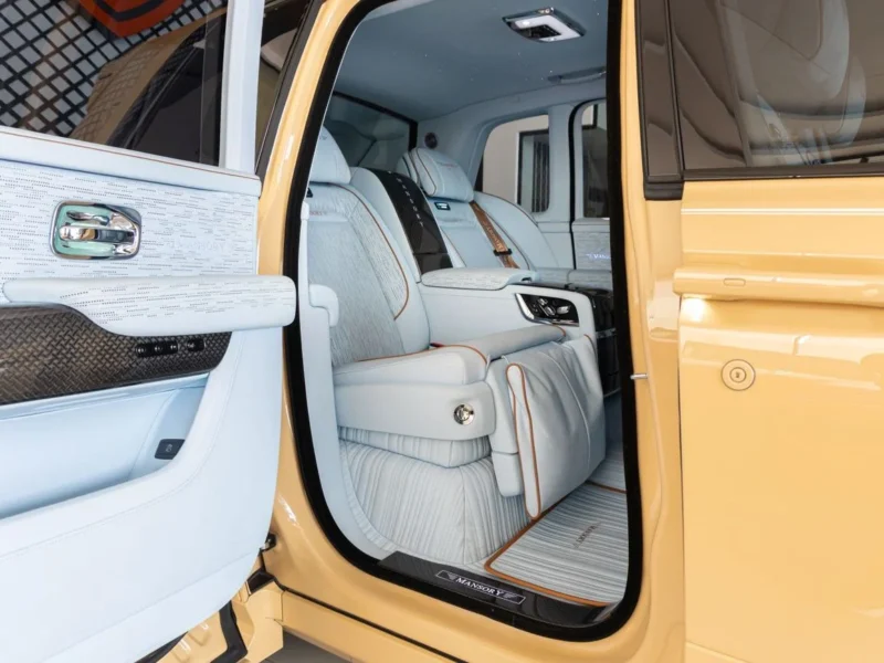 2025 Rolls Royce Cullinan STD Original MANSORY 1 of 1 Edition 6.8L 12 cylinders Tan Blue SUV