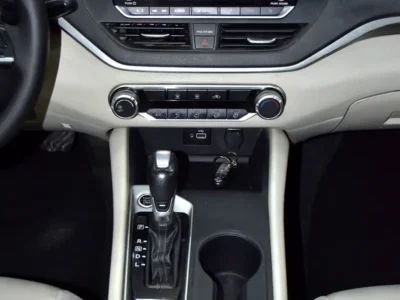 2020 Nissan Altima S 4 Cylinders Petrol Engine White Beige Sedan GCC Specs Automatic