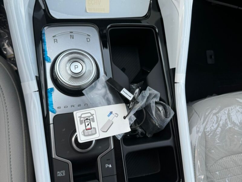 2026 Kia Sorento Hybrid 1.6-liter Turbocharged 4-cylinder Engine White Beige SUV GCC
