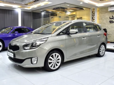 2017 Kia Carens EX 4 Cylinders Petrol Engine Beige Crossover GCC Specs Automatic