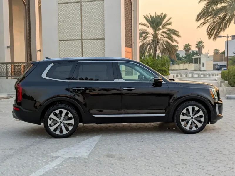 2020 Kia Telluride EX 3.8 Litres V6 Petrol Engine Black Beige SUV American Specs Excellent Condition