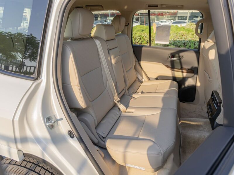 2026 Toyota Land Cruiser GXR 4.0 Litres 6 Cylinders Petrol Engine White Beige SUV GCC Specs