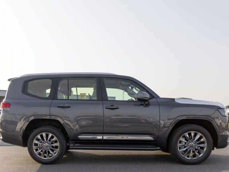 2026 Toyota Land Cruiser GXR 3.5 Litres 6 Cylinders Petrol Engine Silver Beige SUV GCC Specs