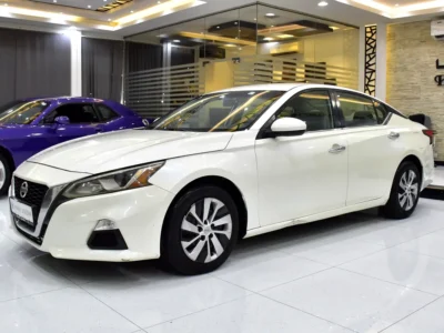 2020 Nissan Altima S 4 Cylinders Petrol Engine White Beige Sedan GCC Specs Automatic
