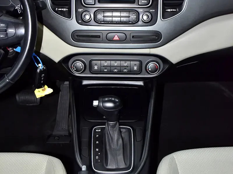 2017 Kia Carens EX 4 Cylinders Petrol Engine Beige Crossover GCC Specs Automatic