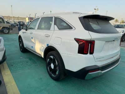 2026 Kia Sorento Hybrid 1.6-liter Turbocharged 4-cylinder Engine White Beige SUV GCC