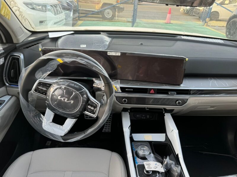 2026 Kia Sorento Hybrid 1.6-liter Turbocharged 4-cylinder Engine White Beige SUV GCC