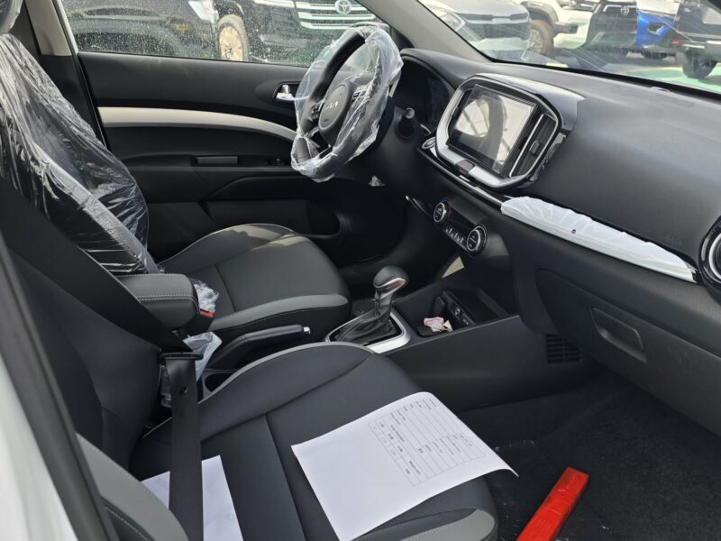 2026 KIA KX1 1.4-liter Naturally Aspirated 4-cylinder Petrol Engine White Black SUV GCC