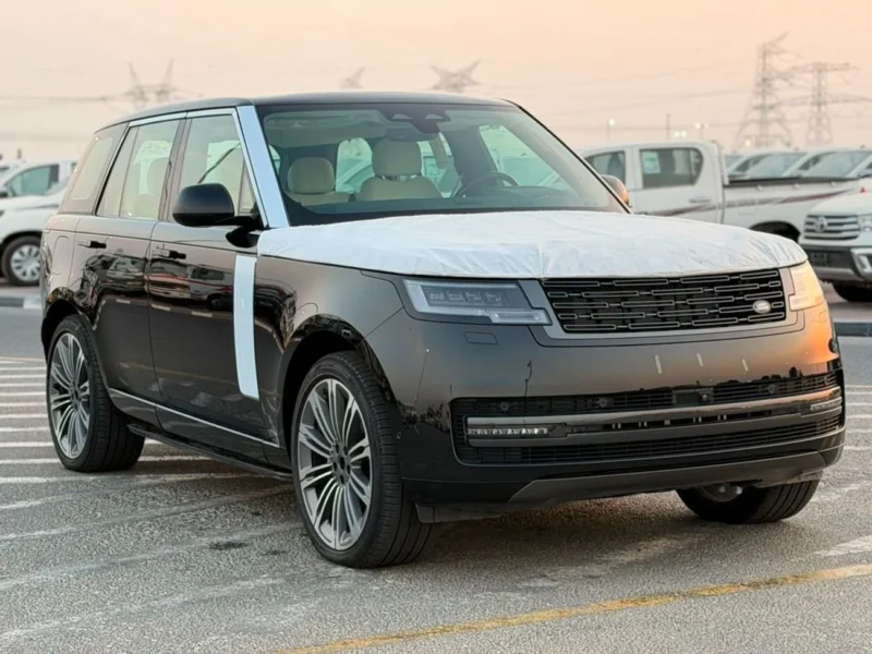 2026 Land Rover Range Rover HSE P400 3.0 L Inline-6 Petrol Engine Black Beige SUV GCC Specs